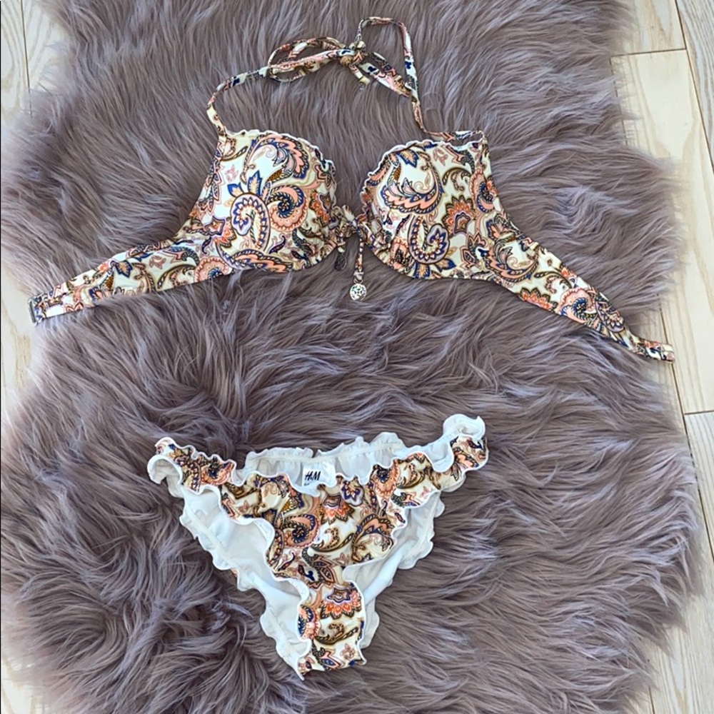 H&M Padded Top Bikini and Ruffle Bottom - Picture 3 of 10